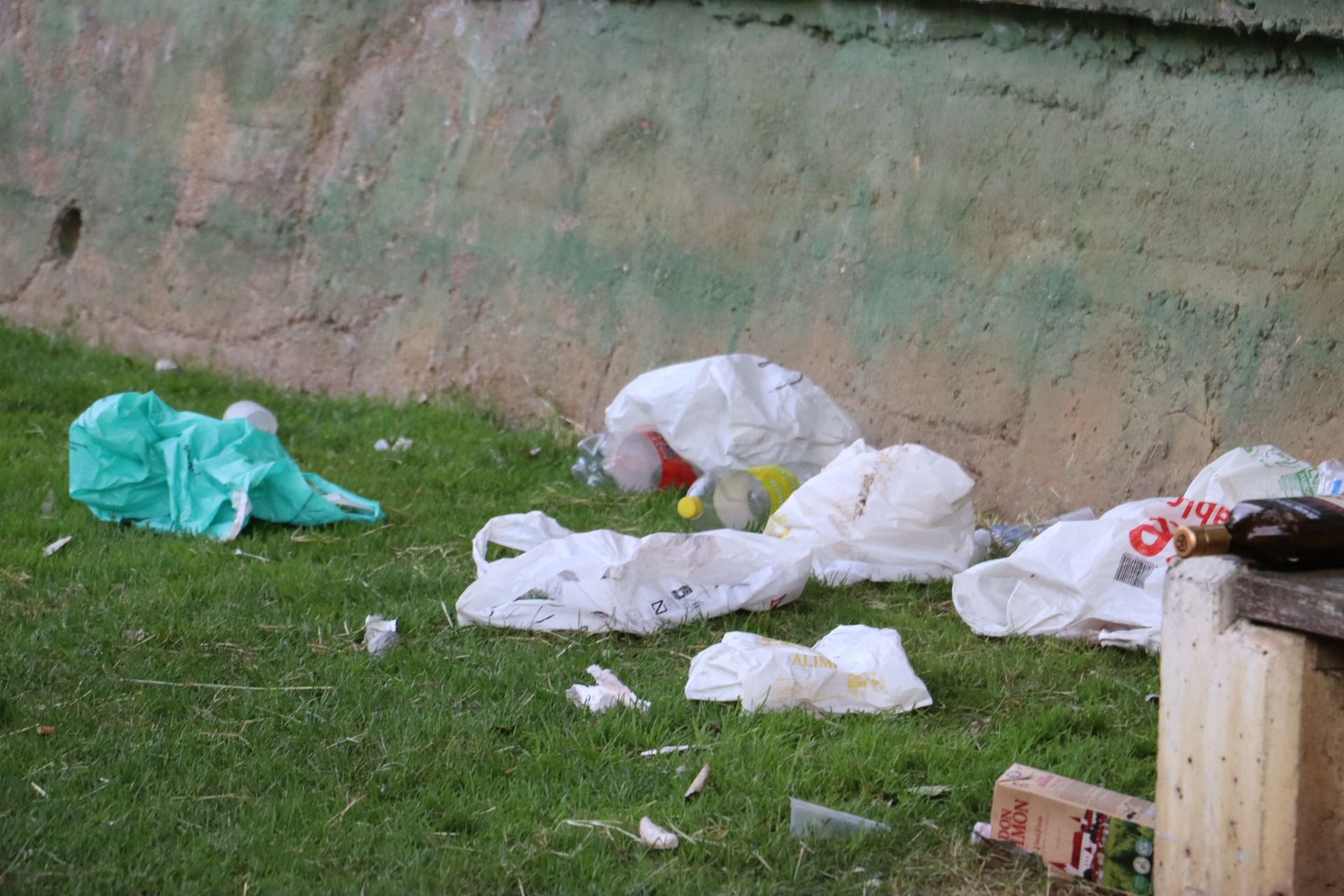 Las imágenes de la resaca de la noche de San Juan