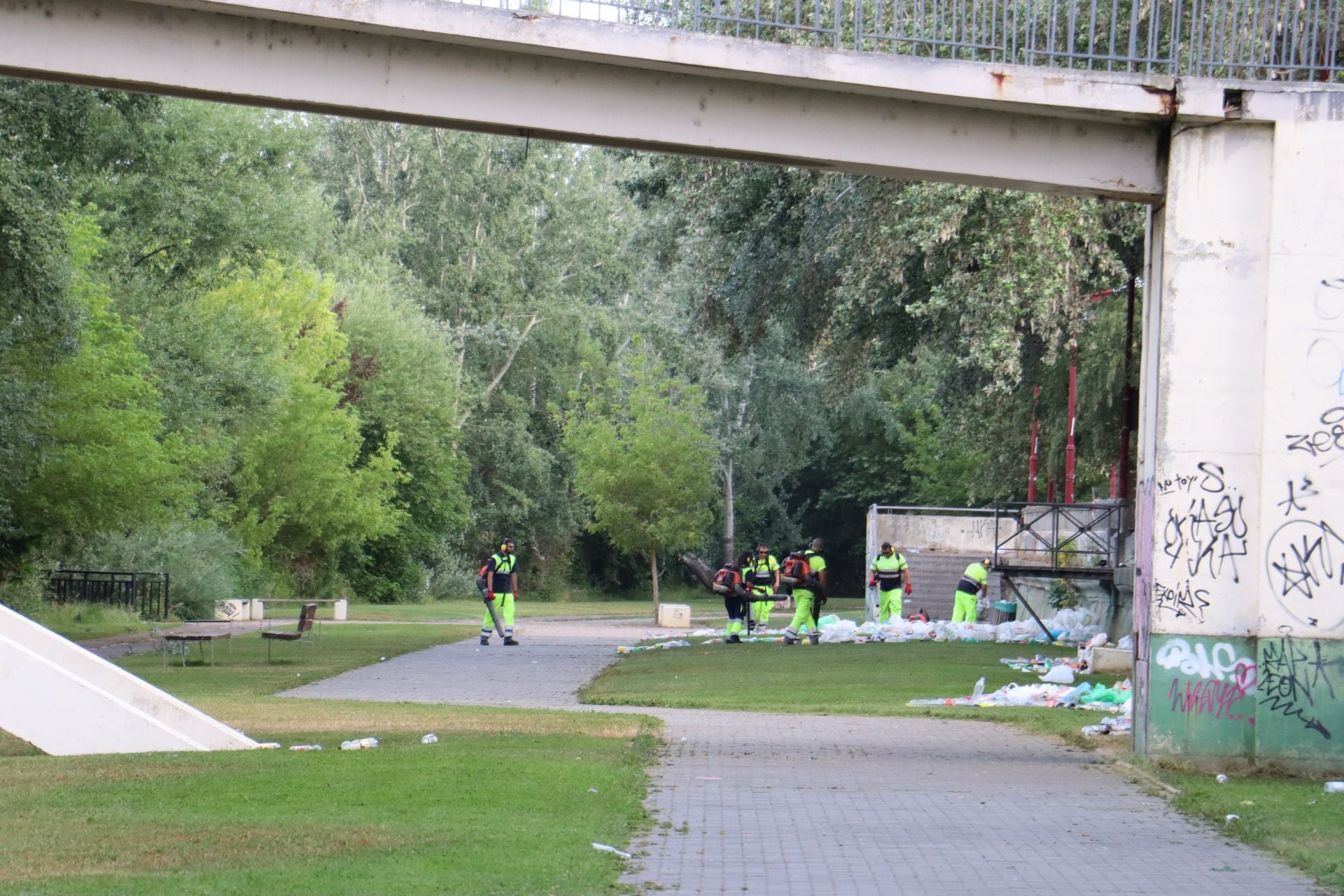 Las imágenes de la resaca de la noche de San Juan