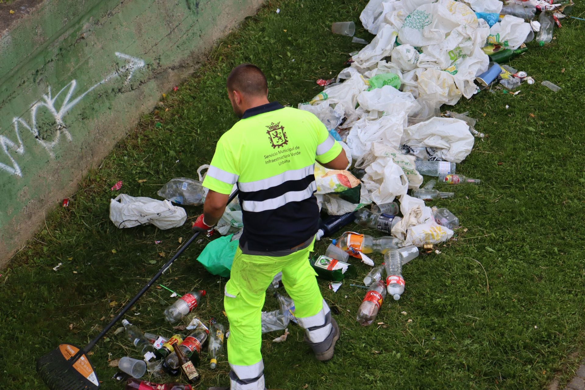 Las imágenes de la resaca de la noche de San Juan
