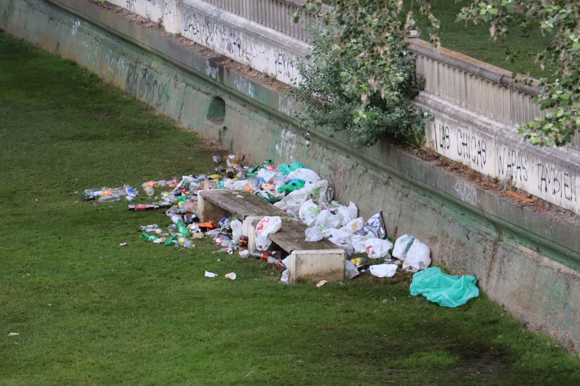 Las imágenes de la resaca de la noche de San Juan