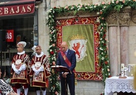 El alcalde de León, José Antonio Diez Díaz, en el trascurso de la homilía.