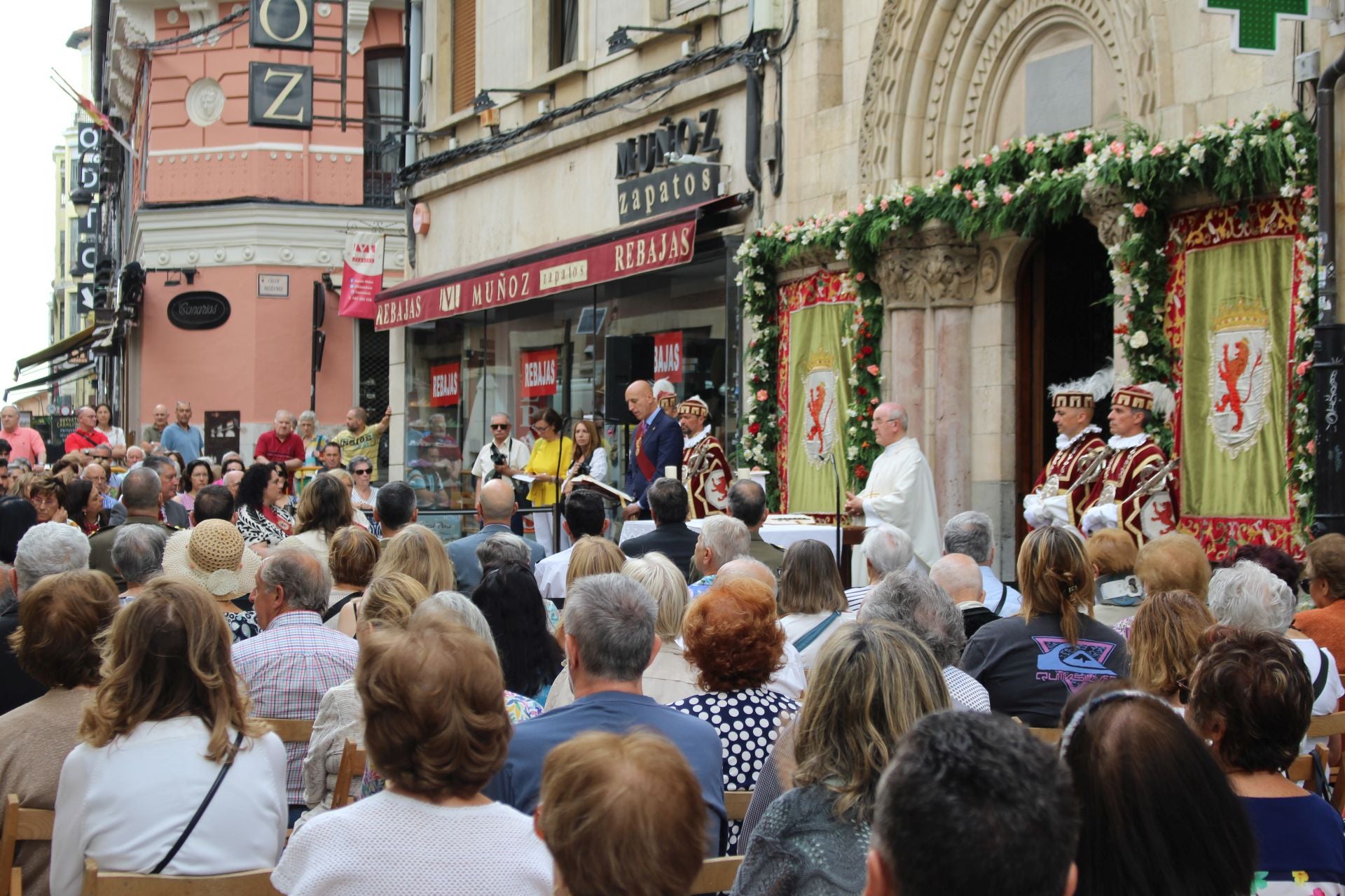 Las imágenes de la misa de San Juan de León
