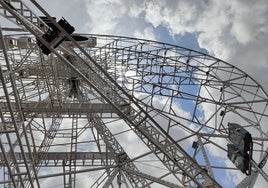 El recinto del Real de la Feria recupera la normalidad, tras la tormenta
