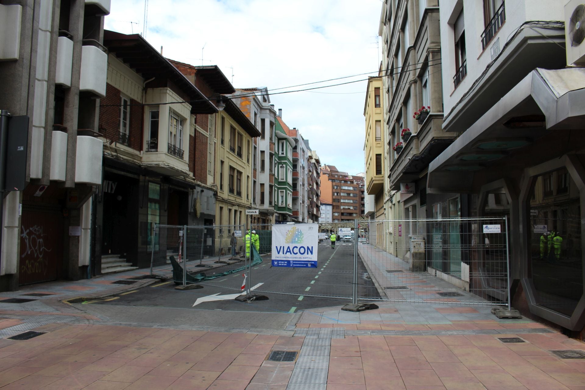 Inicio de la peatonalización de la calle Fuero.