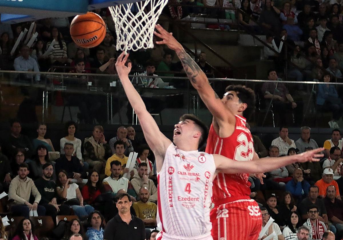 Roger Fàbrega, en un partido con la Cultural.