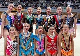Las medallistas del Club Ritmo.