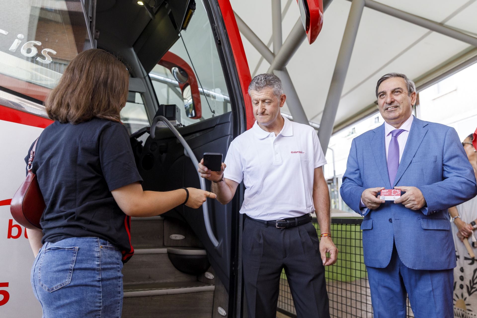 La estación de autobuses de Segovia, escenario del arranque del transporte público