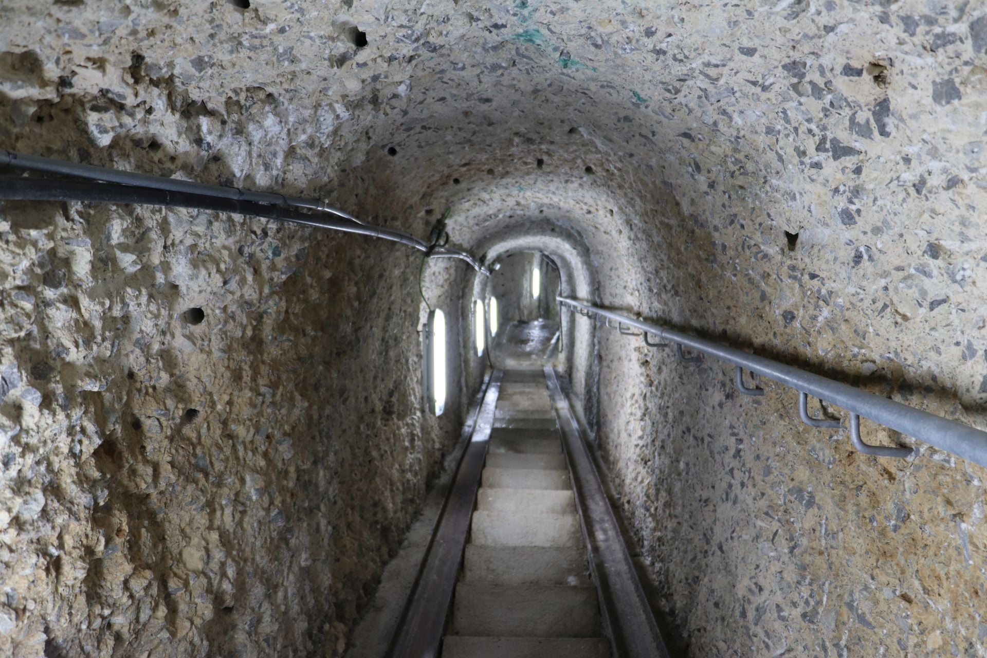 Así es la presa y el embalse leonés de Barrios de Luna