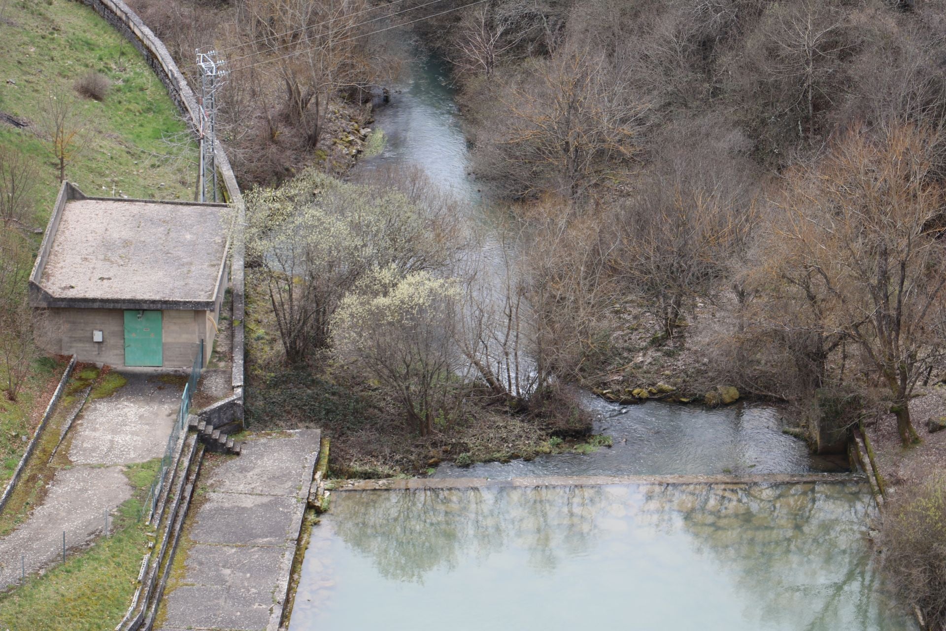 Así es la presa y el embalse leonés de Barrios de Luna