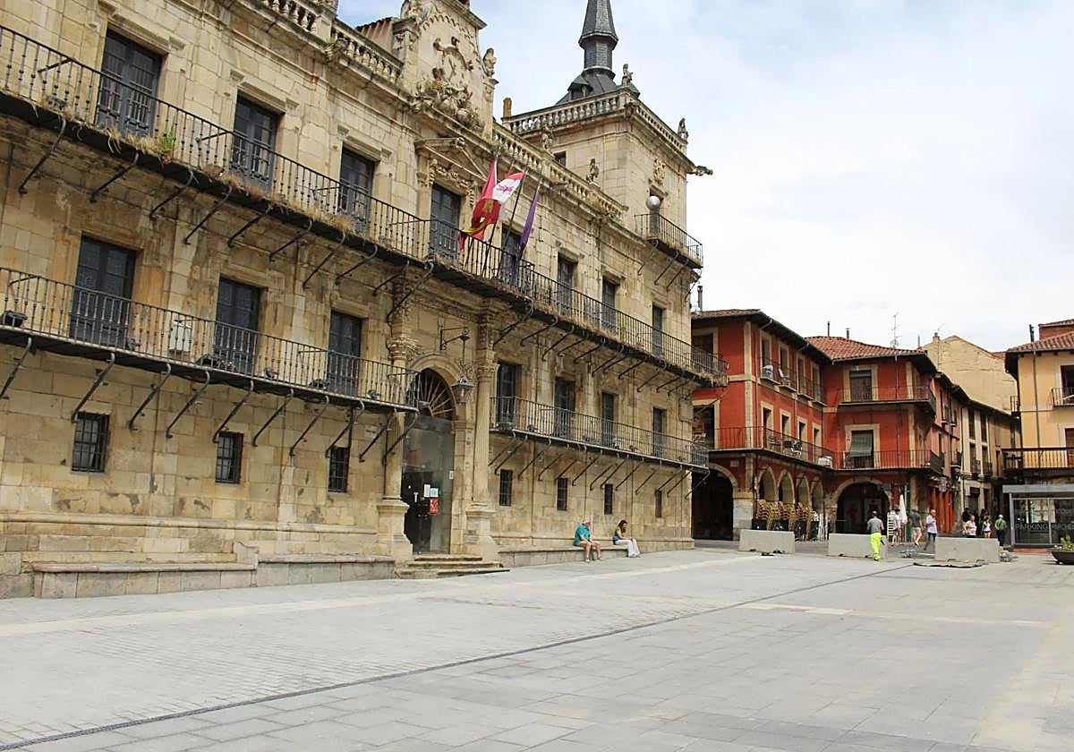 Edificio Mirador del Concejo, en la plaza Mayor de León.
