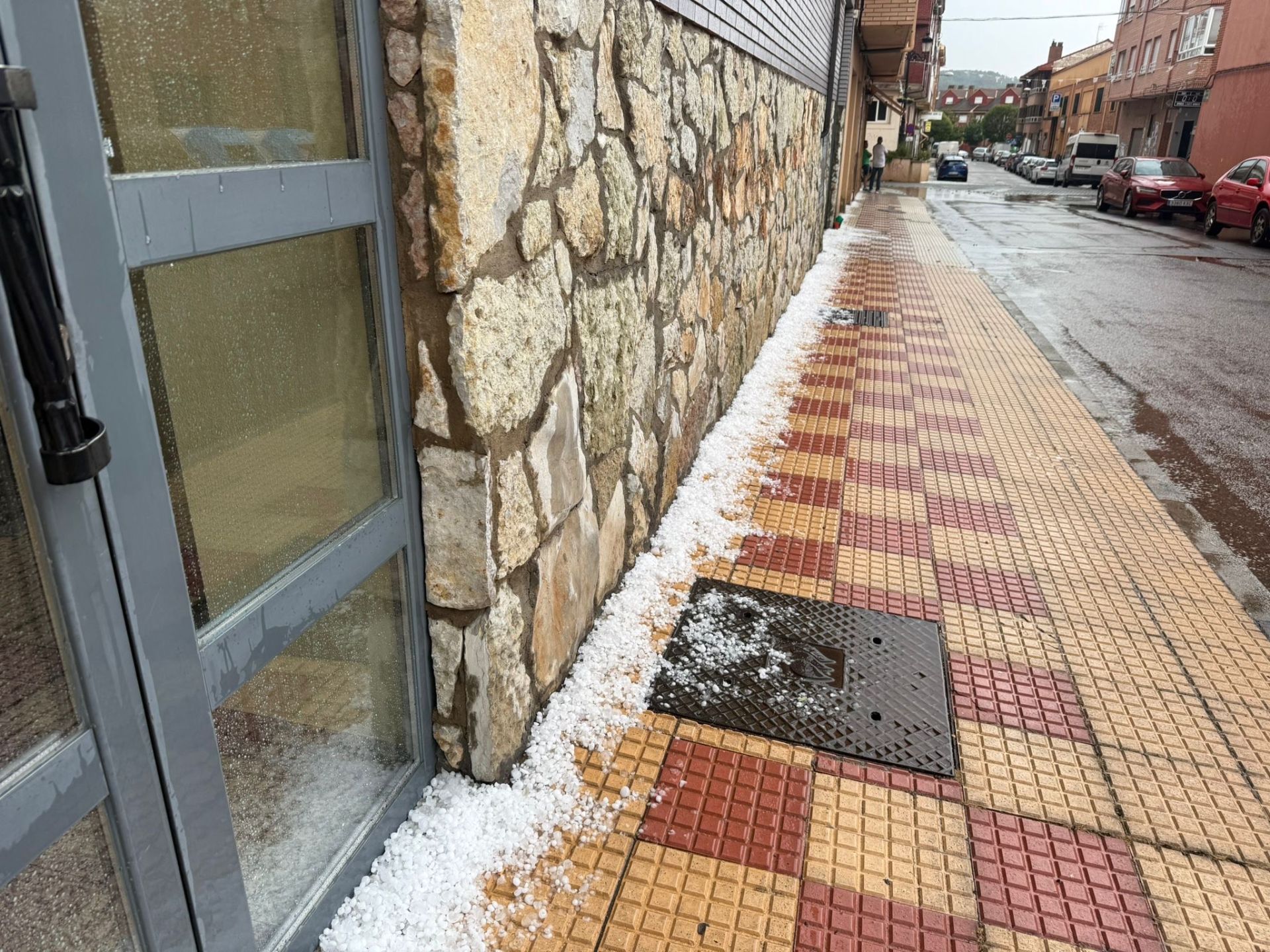 Las imágenes de la espectacular tormenta de granizo que ha caído en León
