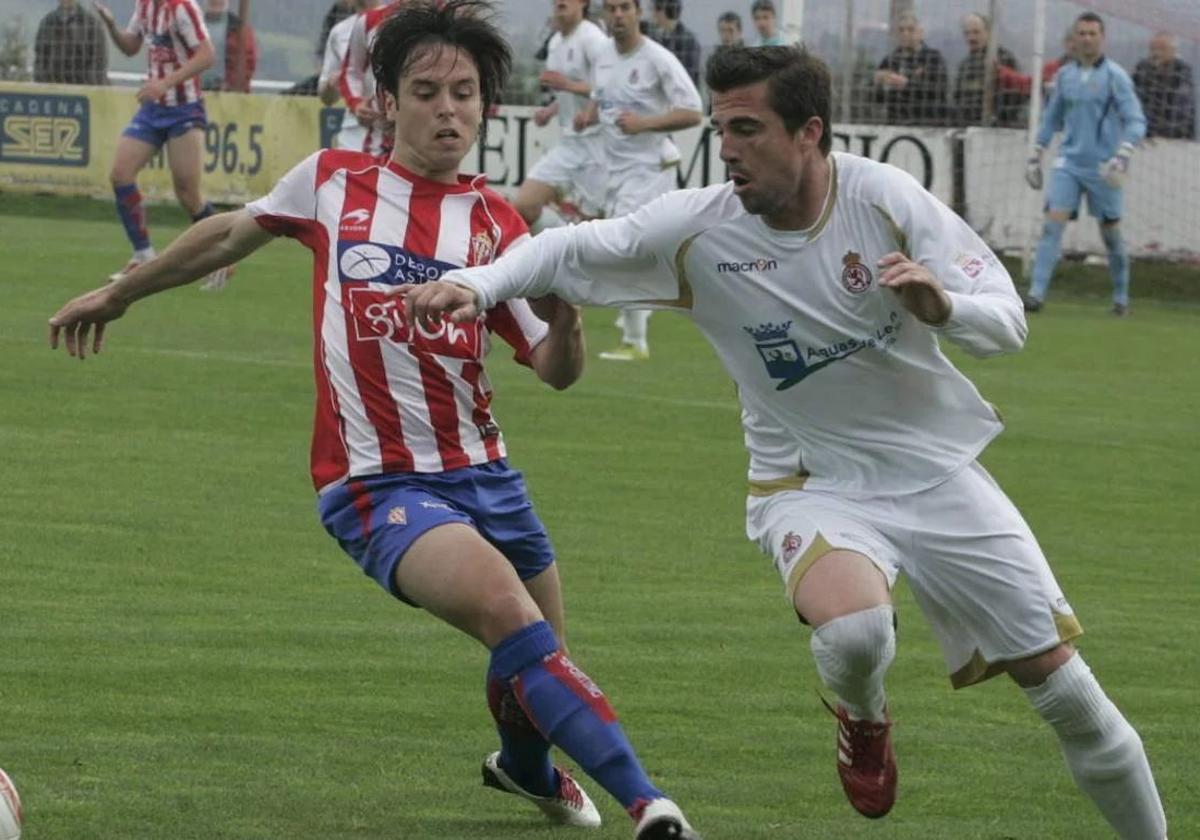 Un jugador de la Cultural en 2011, última vez que se vistió esta marca de ropa.