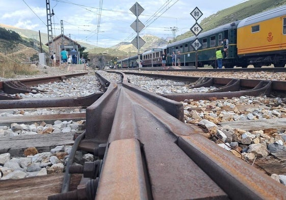 Vías del tren en la rampa de Pajares.