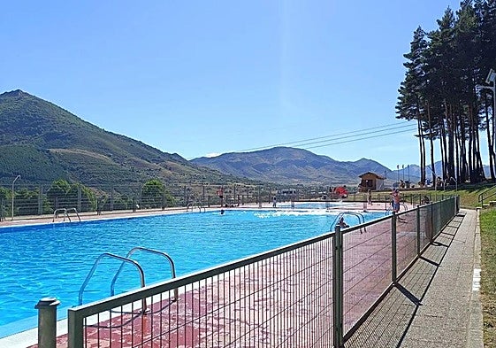 Piscina de Villamanín.