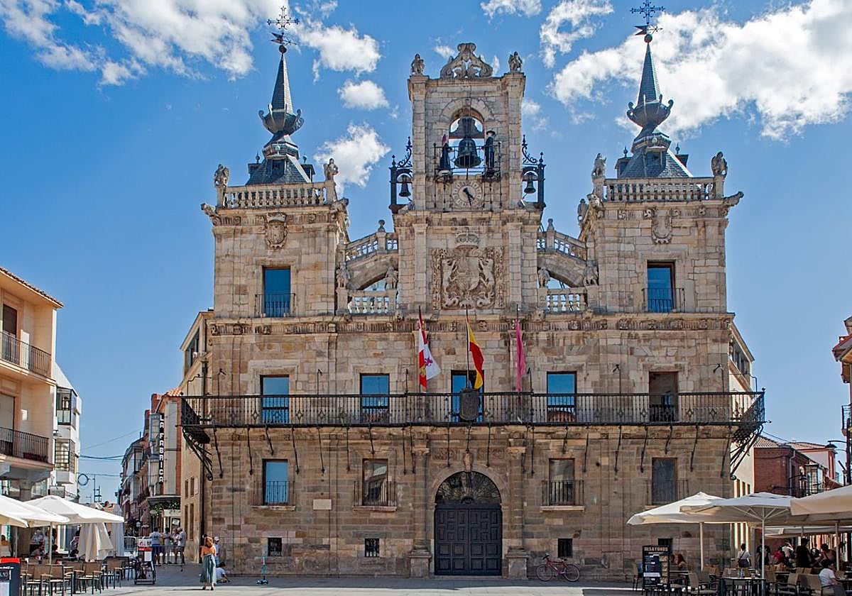 El consistorio astorgano oferta 20 puestos de trabajo.