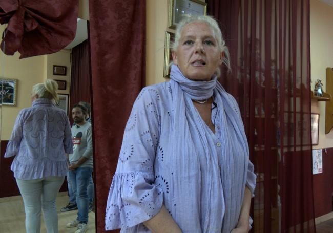 La profesora de baile Mamen.