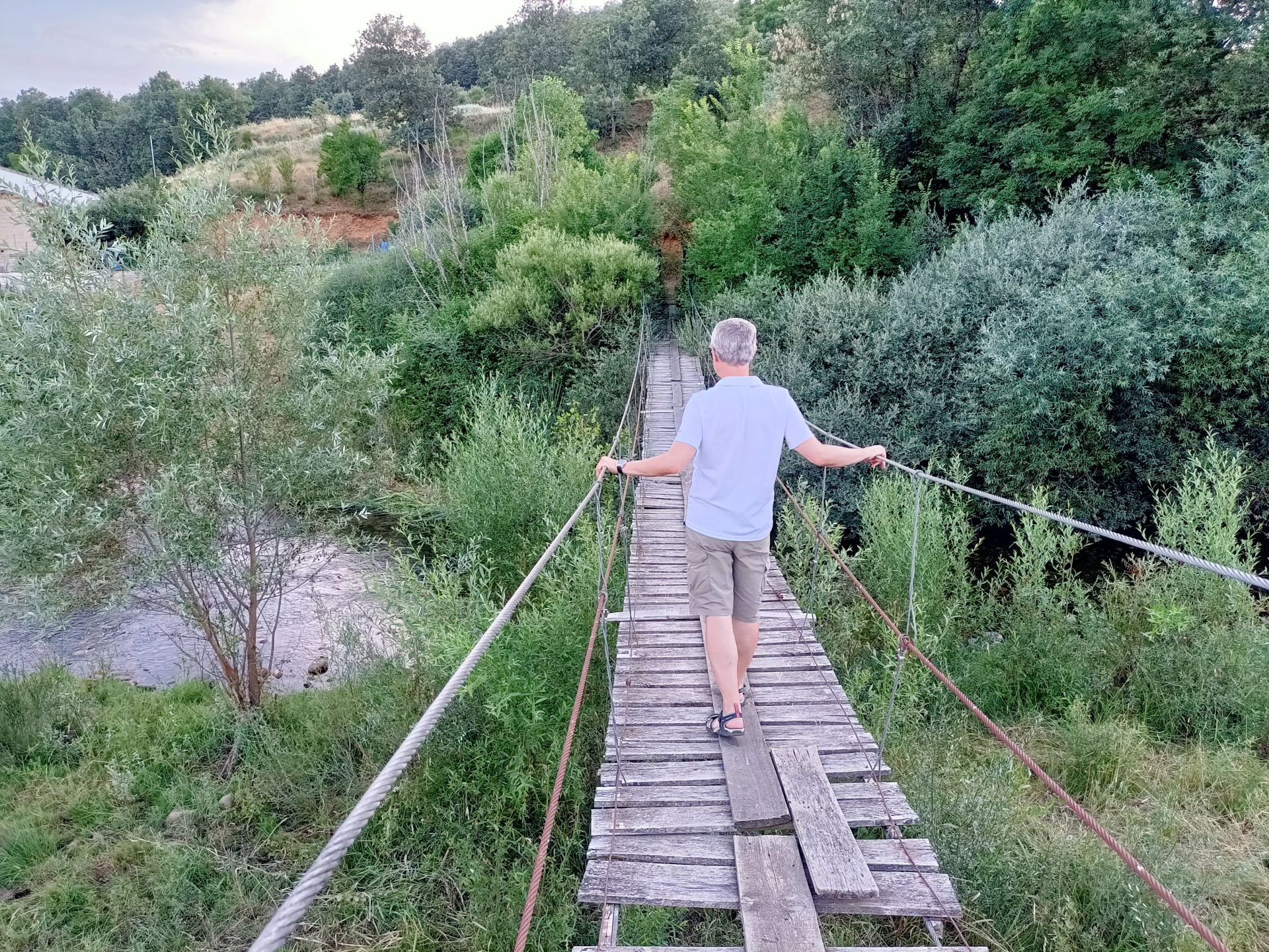 Las imágenes del puente colgante sobre el Torío
