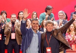 Pedro Sánchez con Carlos Martínez.