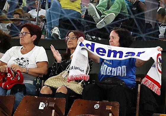 Afición del Abanca Ademar.