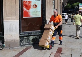 Trabajador al sol con altas temperaturas.