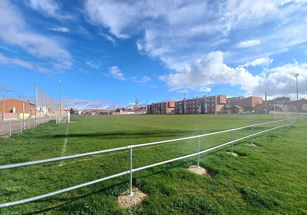 Obras en el campo de fútbol.