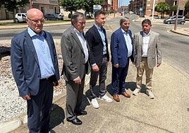 El consejero de Movilidad y Transformación Digital, José Luis Sanz Merino, visitó la localidad de Valencia de Don Juan.