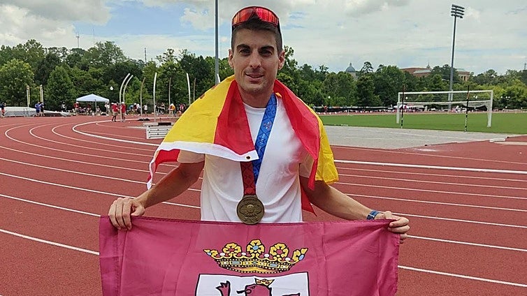 El policía leonés que triunfó en las Olimpiadas de Alabama: «Me olía que alguna medalla podía caer»