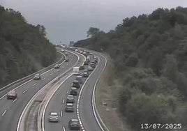 Atasco en la autopista A-66, entre León y Asturias.