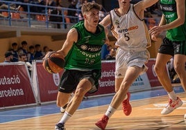Adrià Domínguez, en un partido con la cantera de Joventut.