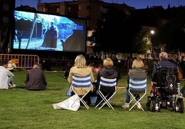Imagen de archivo de una sesión de cine de verano en La Palomera.