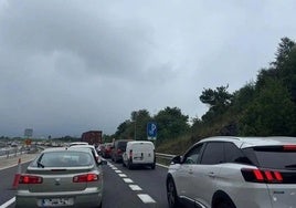 Atasco en la autopista este pasado domingo.