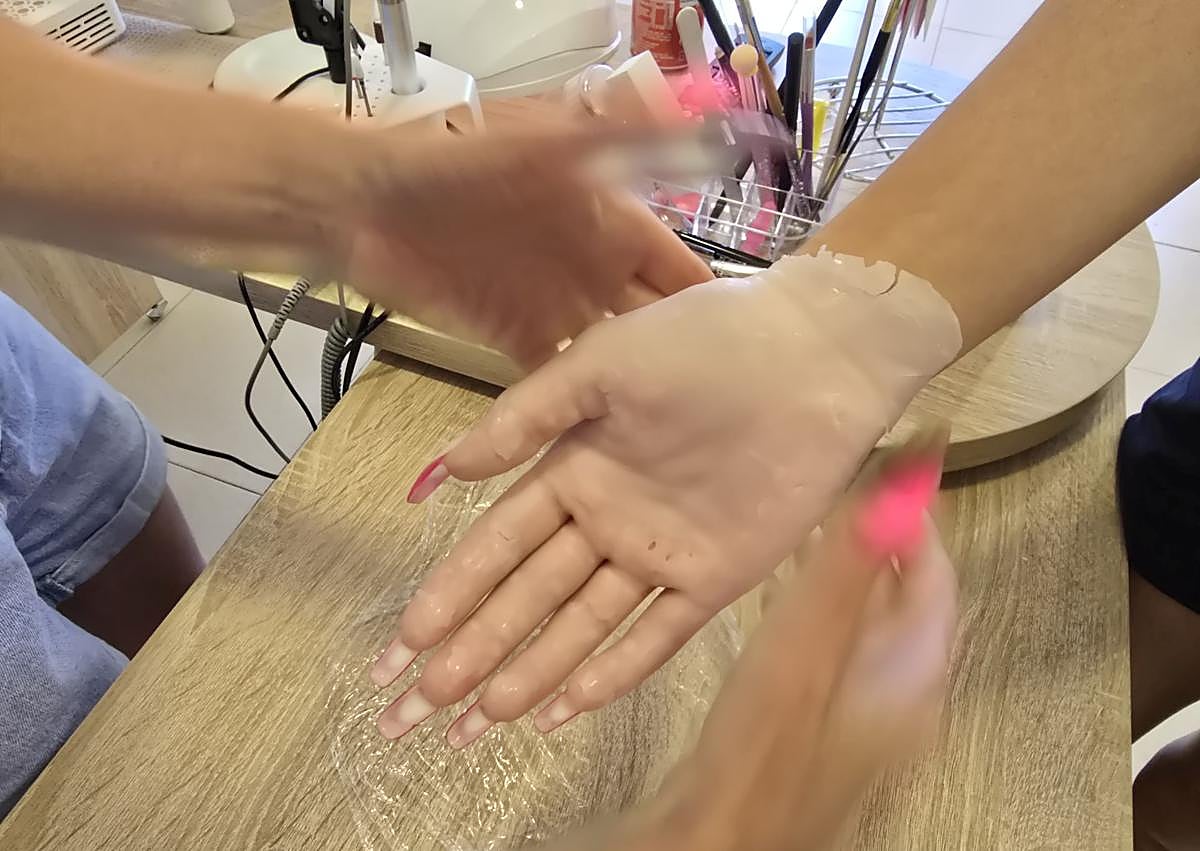 Imagen secundaria 1 - Salón de uñas Oksana en Trobajo del Camino