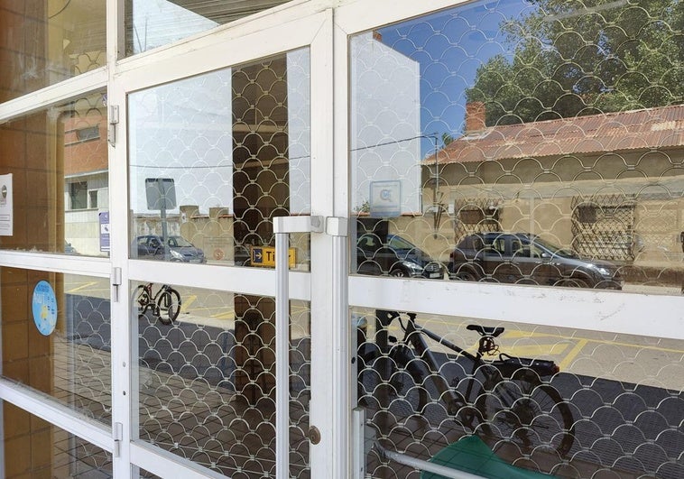 Nadie ve negocio en la explotación del bar del Estadio Hispánico