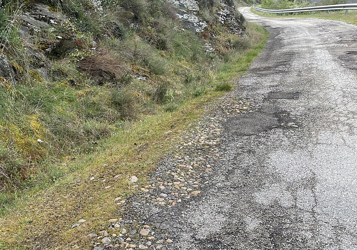 La carretera E-7311, orgien de este conflicto entre Castrillo de Cabrera y la Diputación de León.
