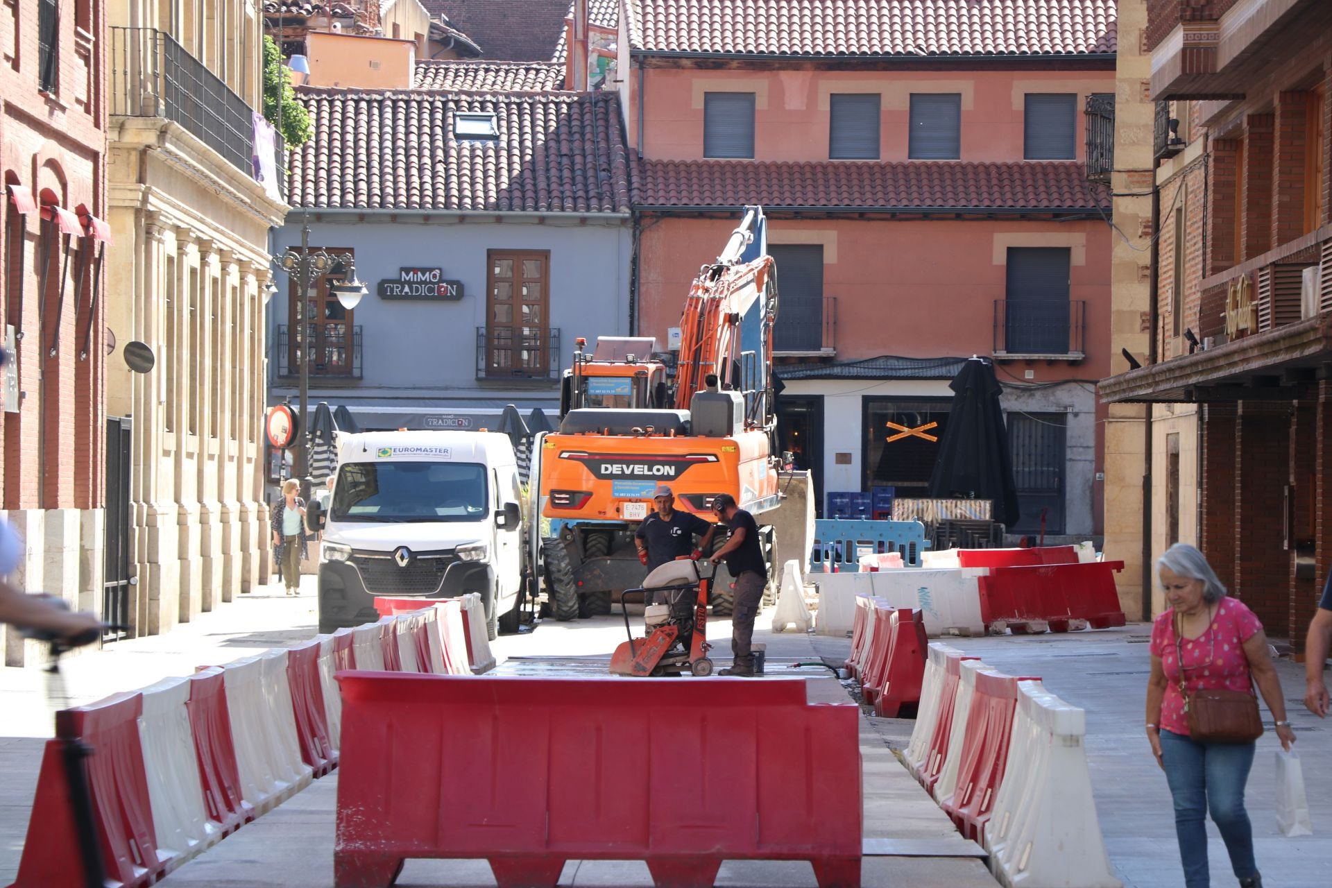 Las imágenes de la retirada de la plataforma en Arco de Ánimas
