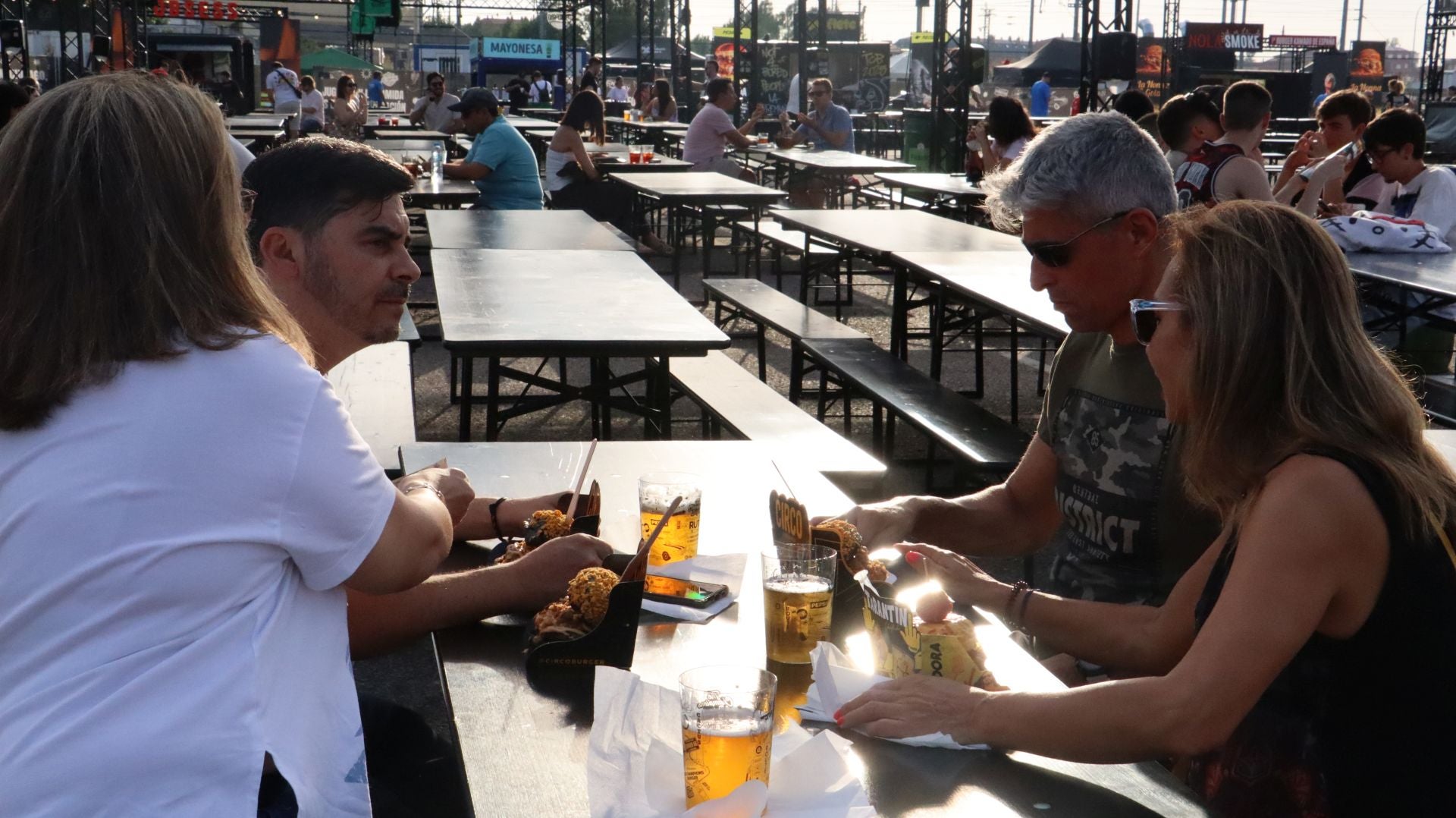 Así se ha vivido la inauguración de The Champions Burger en León