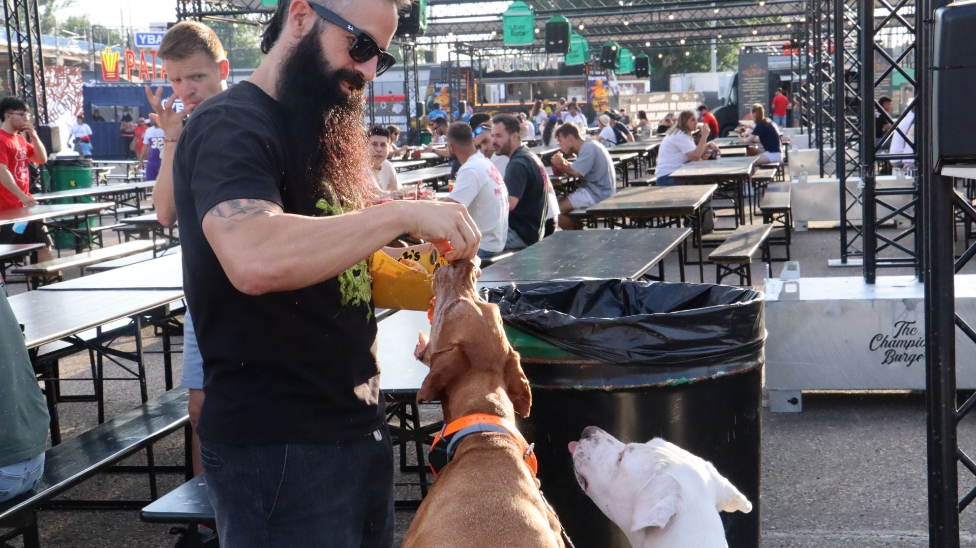 Así se ha vivido la inauguración de The Champions Burger en León