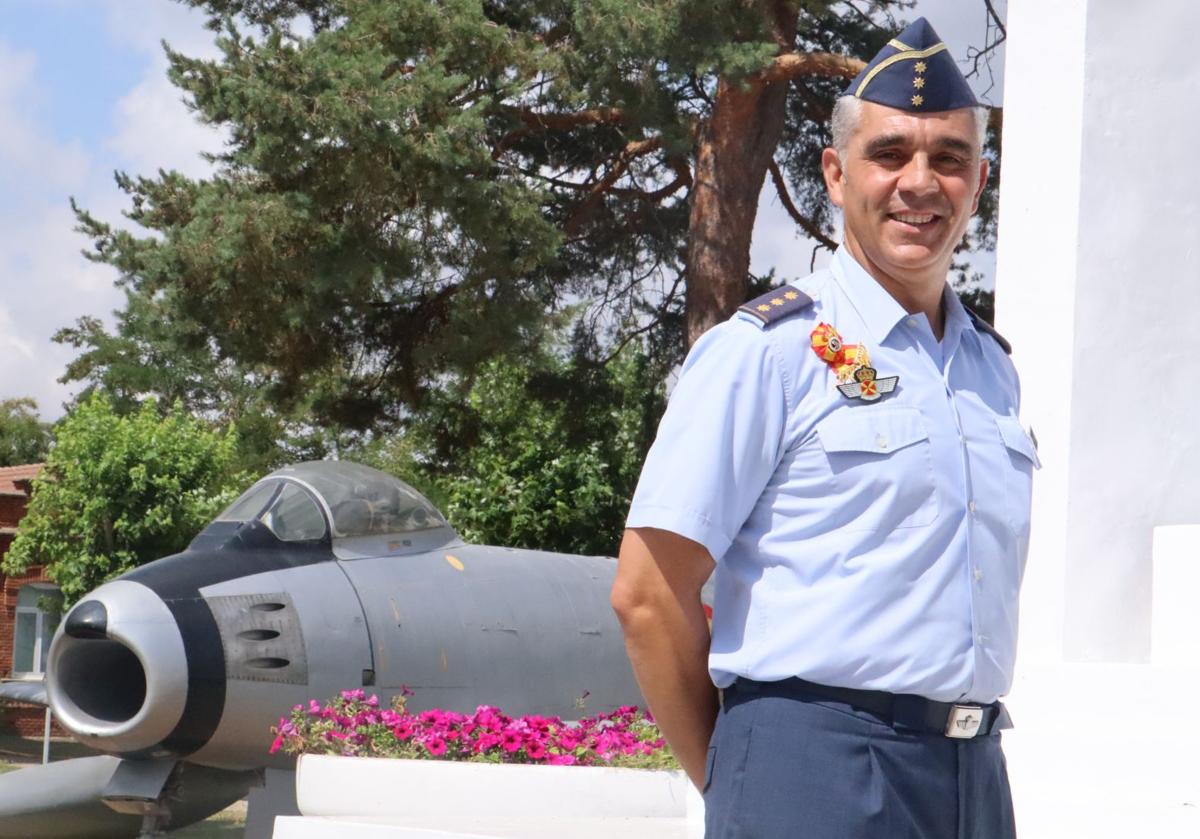 Imagen principal - Imágenes del Coronel Óscar Ruiz.
