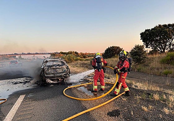 Imagen de la actuación de los Bomberos de León.
