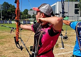 El arquero durante la competición.