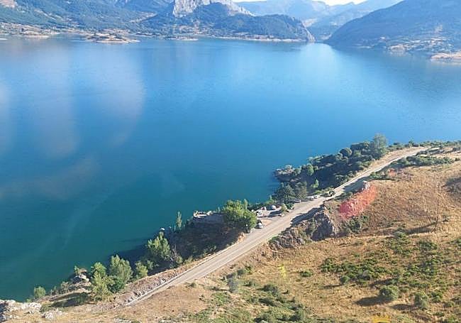 Vista del pantano del Porma en la búsqueda del desaparecido.