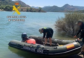 Labores de búsqueda de los Geas en el embalse del Porma.
