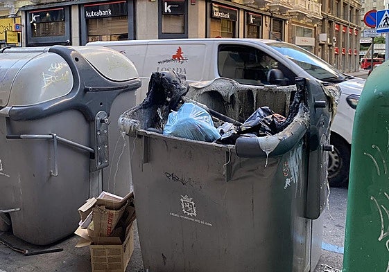 Imagen del contenedor tras las llamas.