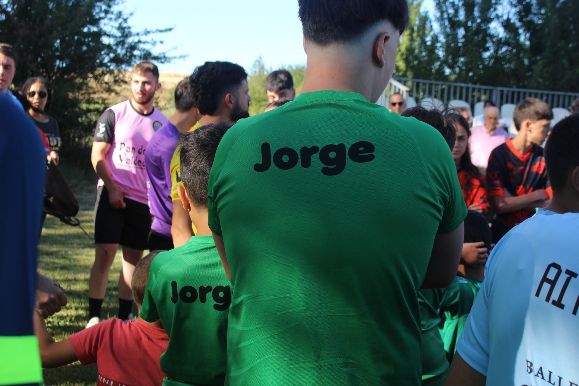 Un corro de homenaje a Jorge Iglesias