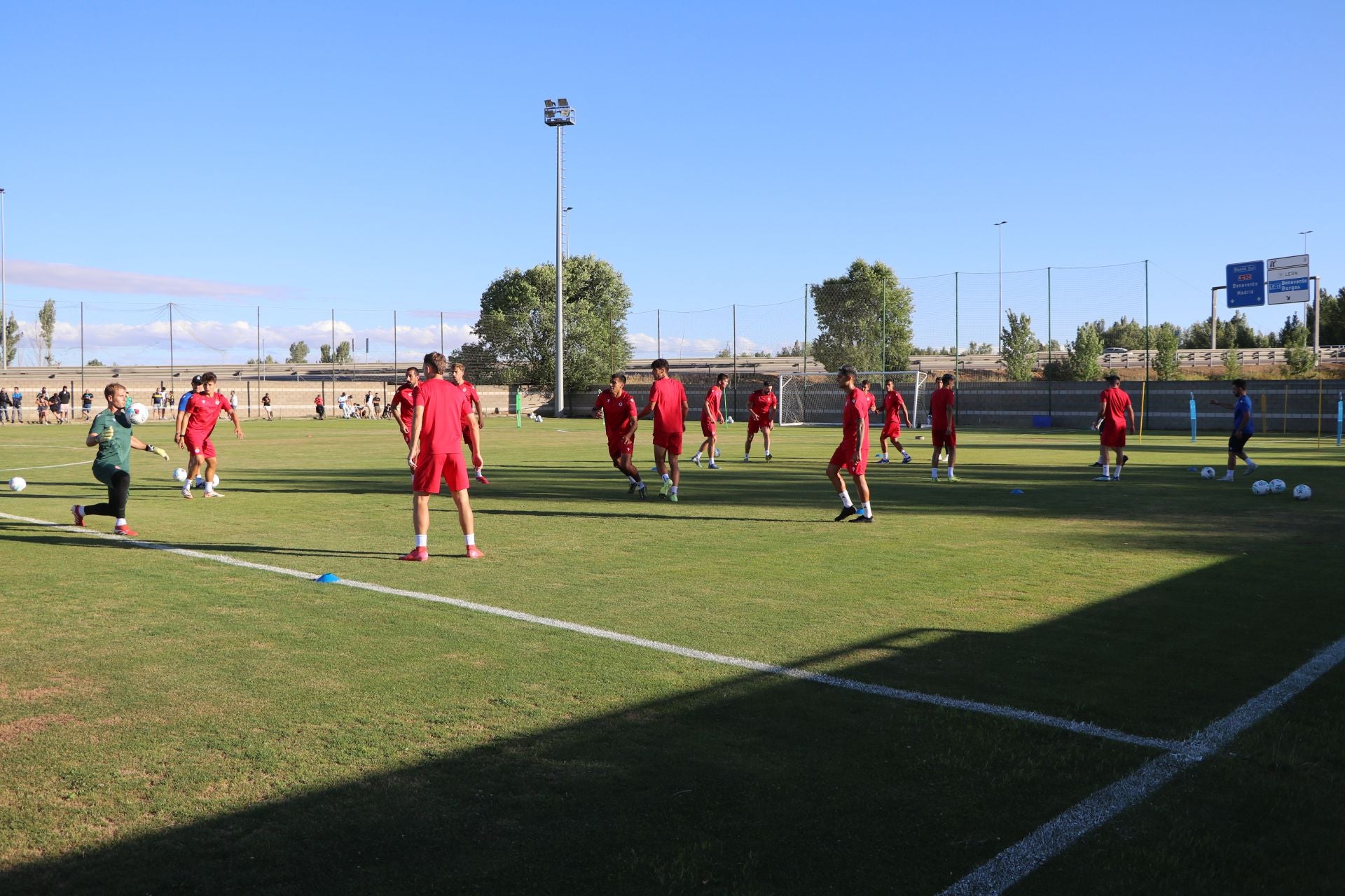 Las imágenes del entrenamiento de la Cultural y Deportiva Leonesa