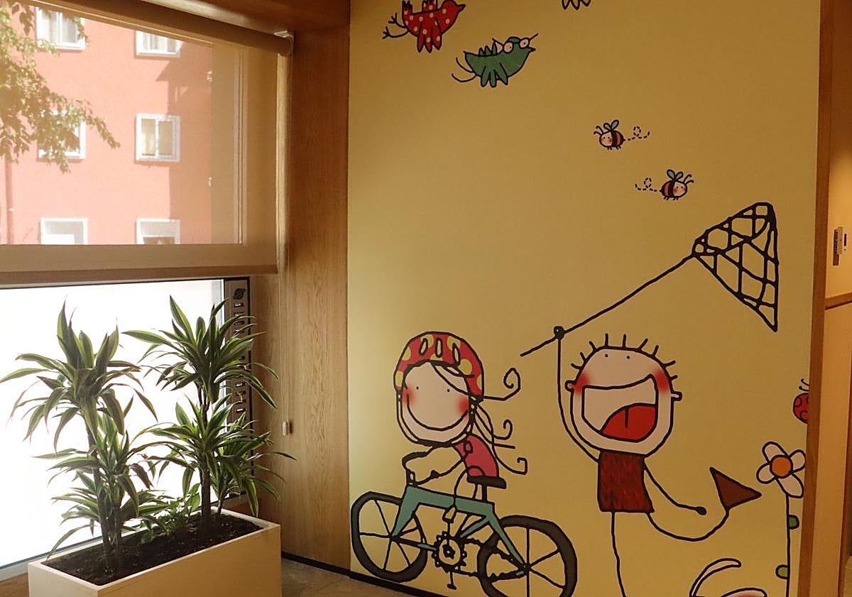 Imagen principal - Las 21.000 tarjetas sanitarias de Pinilla estrenan centro de salud cuatro años después