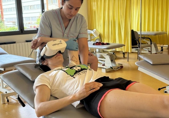 Uso de las gafas de realidad virtual en el hospital.