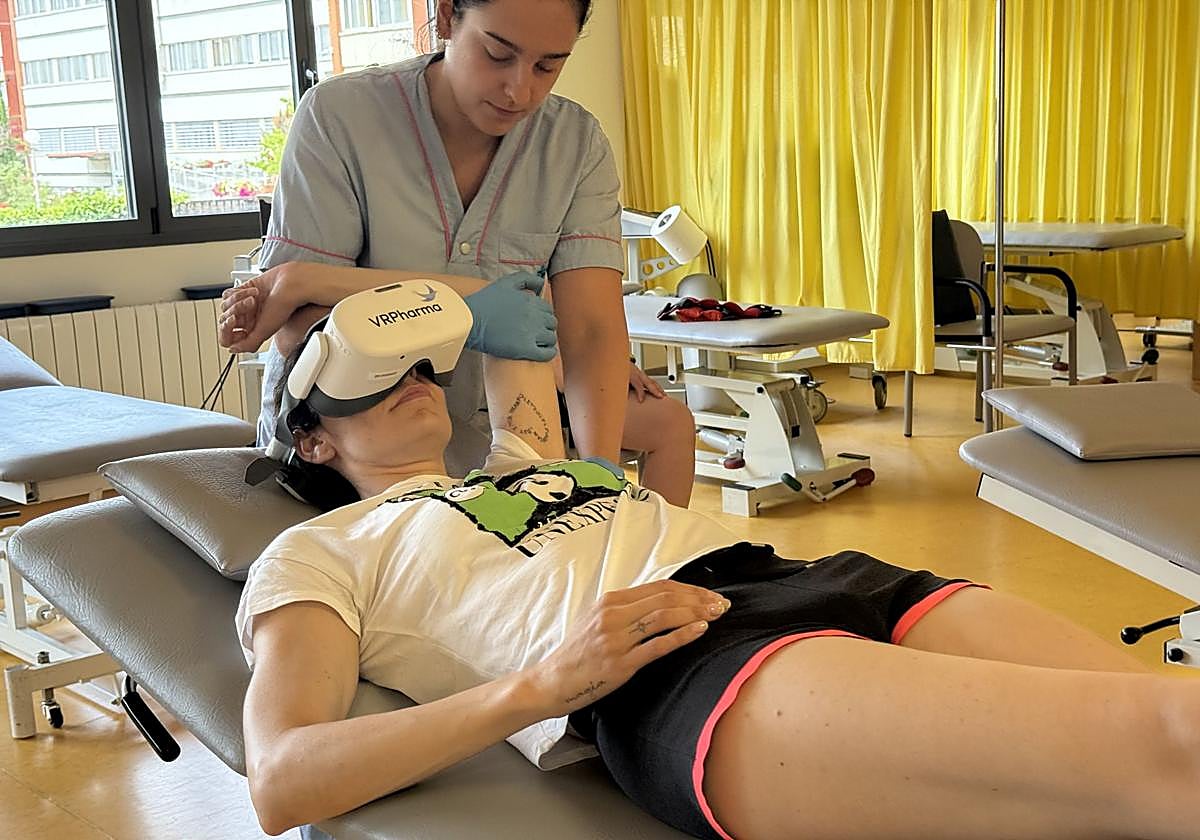 Uso de las gafas de realidad virtual en el hospital.