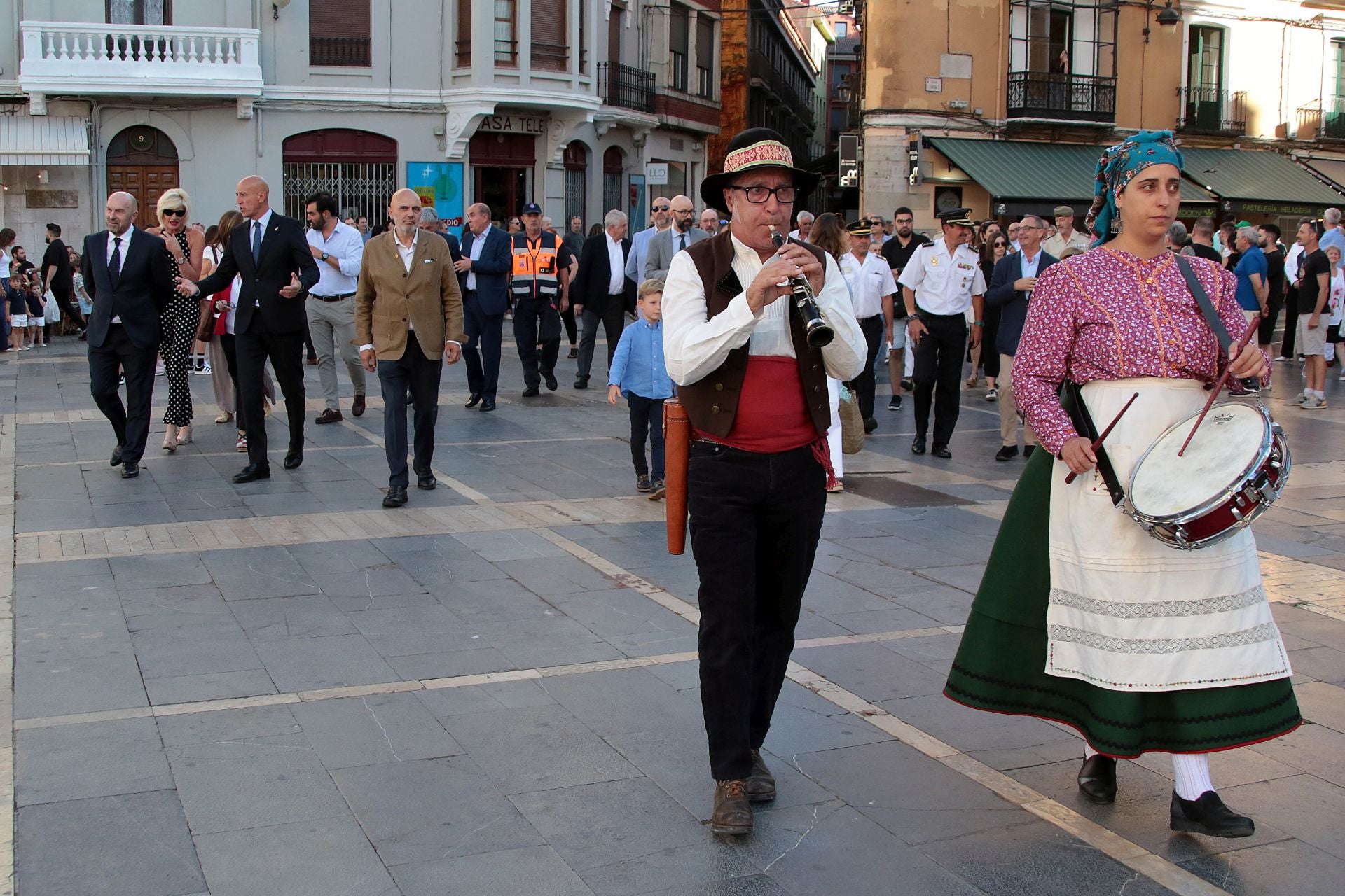 Las imágenes de la lectura de los Fueros de León