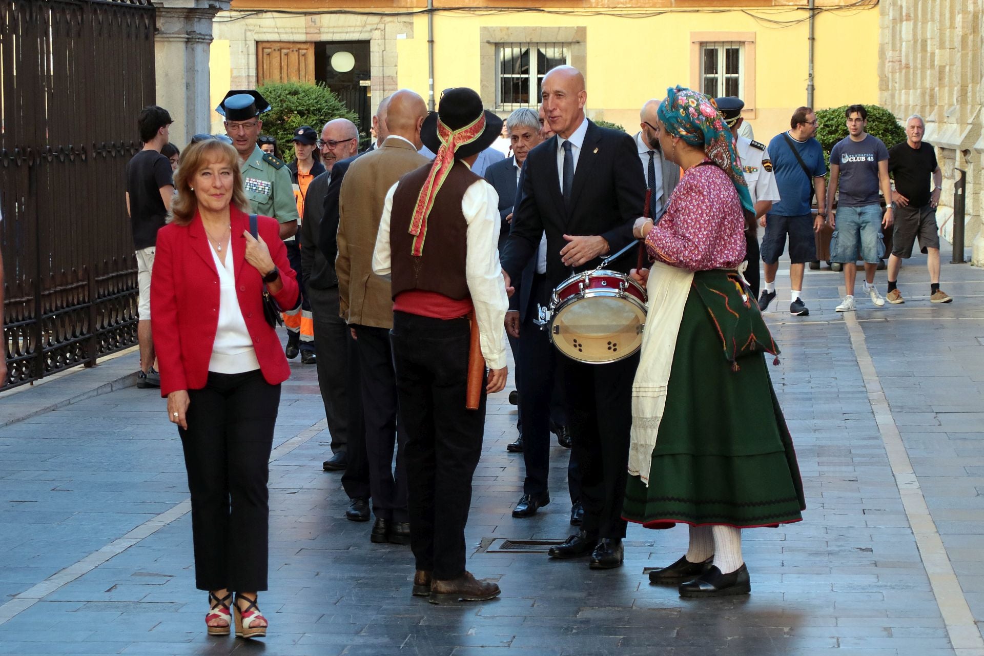 Las imágenes de la lectura de los Fueros de León